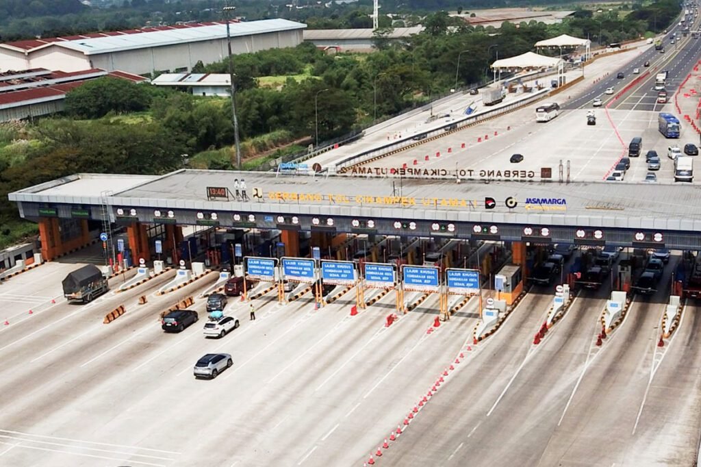 gerbang tol cikampek utama