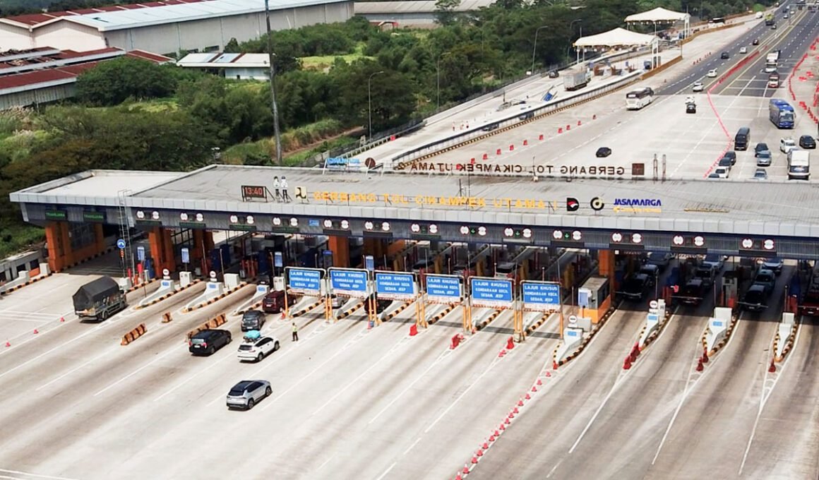 gerbang tol cikampek utama