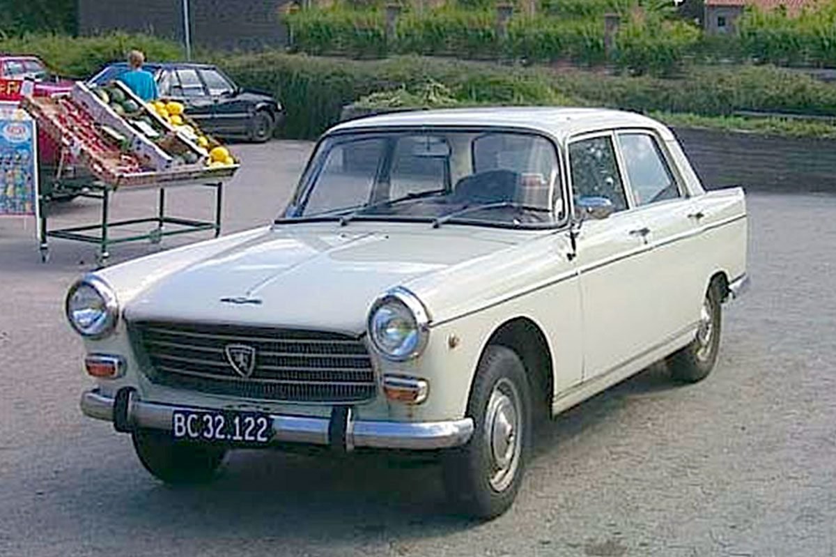 iran Ali Khamenei peugeot 404
