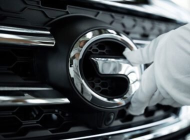 GAC Group emblem grille logo