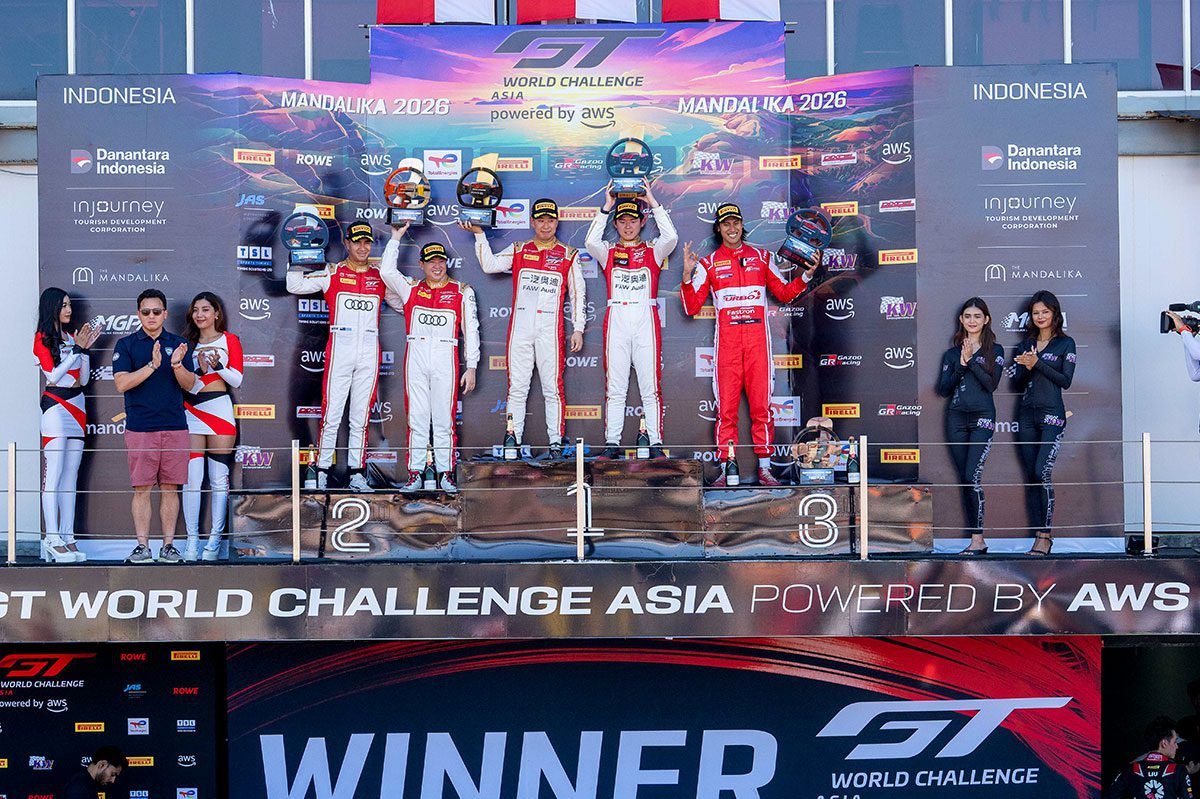 GT World Challenge Asia 2026 Sean Gelael podium