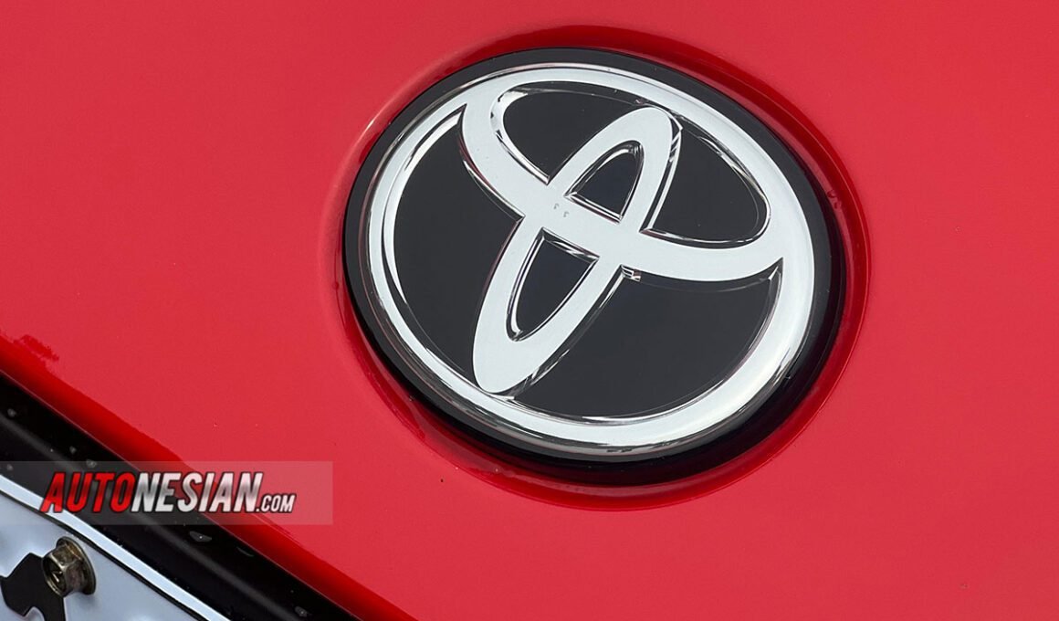 toyota logo bumper