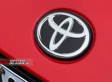 toyota logo bumper