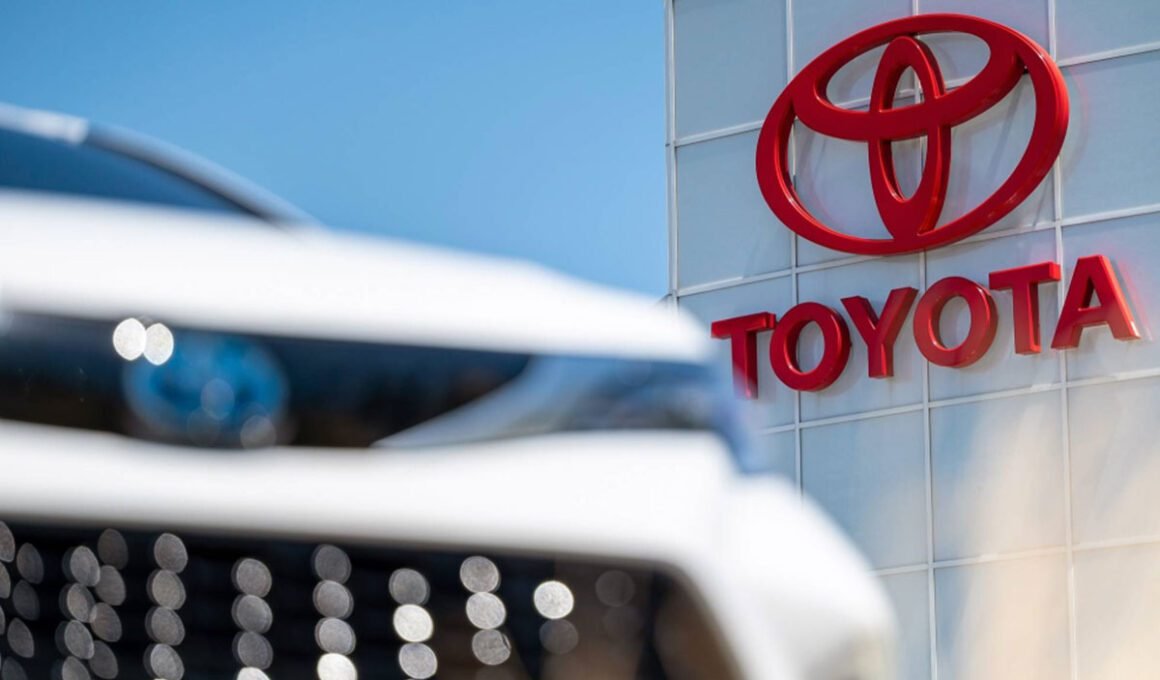 logo toyota bloomberg