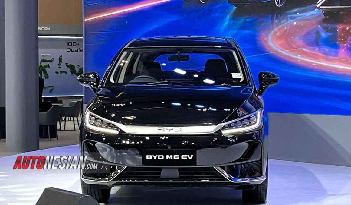 BYD M6 EV
