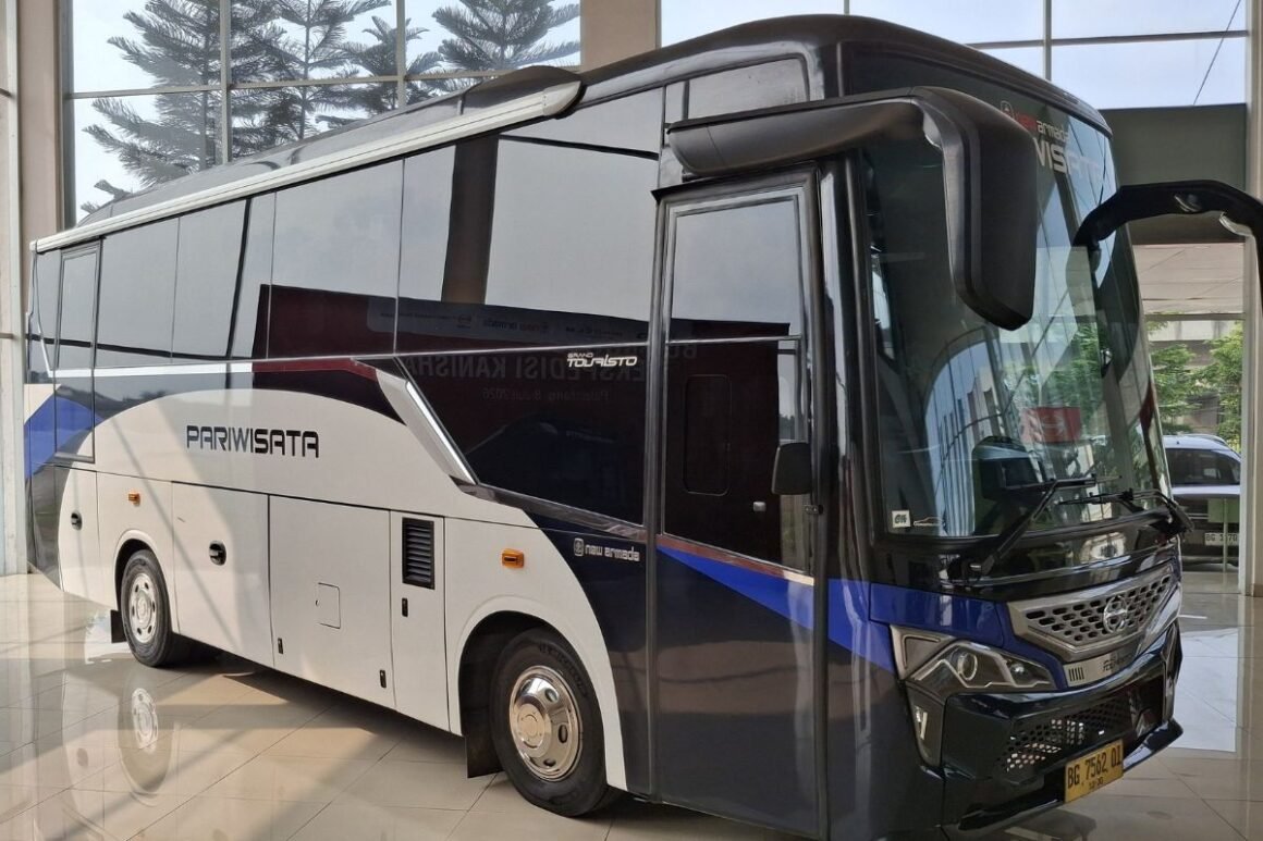 Bus Hino GB 150