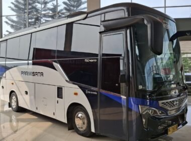 Bus Hino GB 150