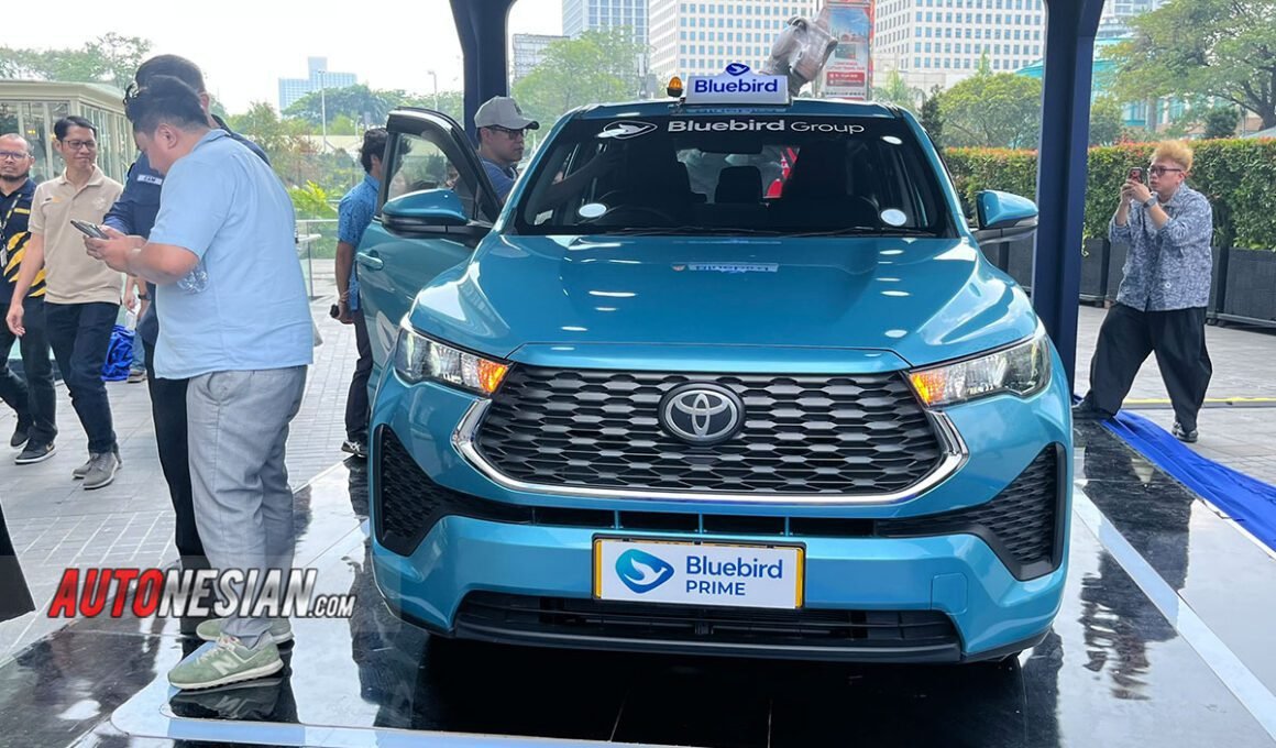 Taksi Bluebird Prime Toyota Zenix