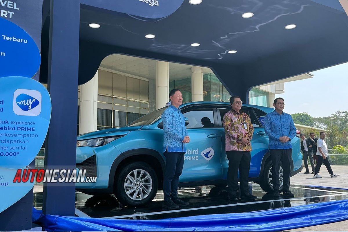 Taksi Bluebird Prime Toyota Zenix
