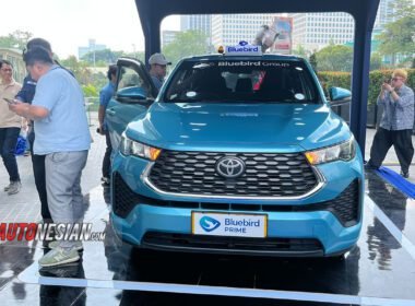 Taksi Bluebird Prime Toyota Zenix