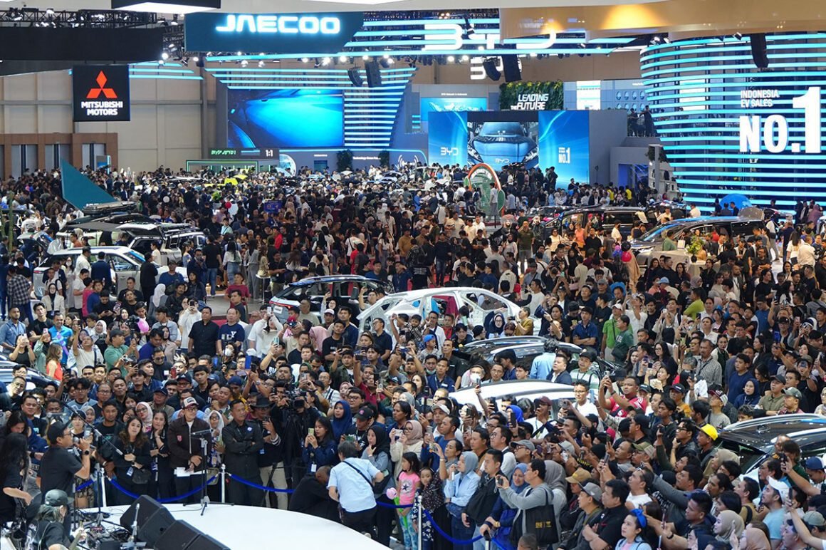 pameran GAIKINDO Indonesia International Auto Show (GIIAS)